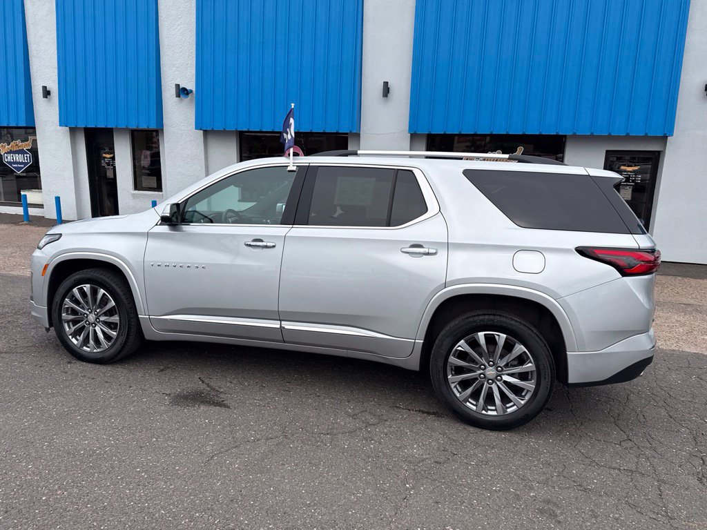 Used 2022 Chevrolet Traverse Premier w/ LPO, Floor Liner Package AWD/4WD image 16