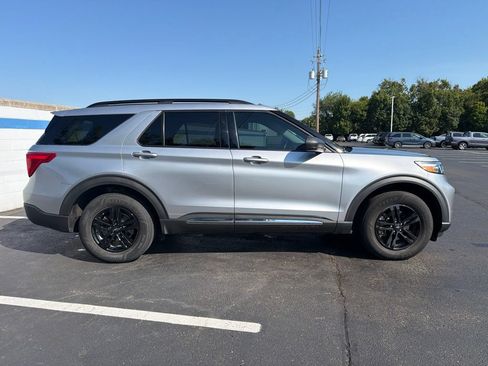 Used 2022 Ford Explorer XLT w/ Class IV Trailer Tow Package AWD/4WD image 6
