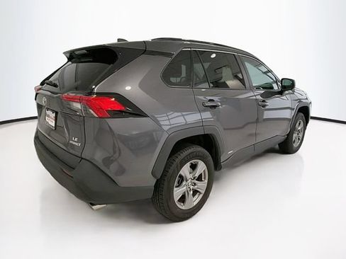 Certified 2022 Toyota RAV4 LE AWD/4WD image 6
