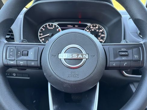Used 2024 Nissan Rogue S FWD image 10