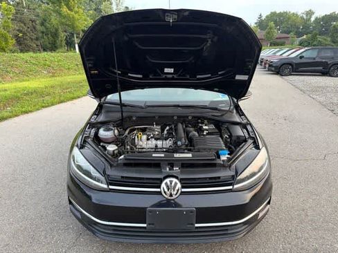 Used 2019 Volkswagen Golf SE FWD image 3