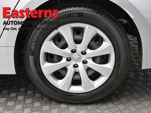 Used 2022 Toyota Corolla LE FWD image 8