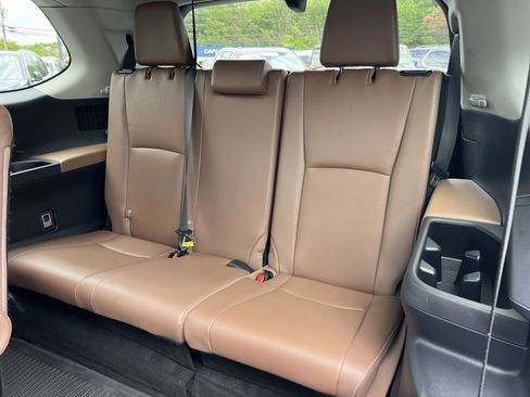 Used 2024 Toyota Grand Highlander AWD image 25