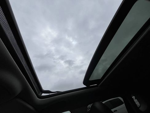 Used 2021 Jeep Compass Trailhawk w/ Sun and Sound Group AWD/4WD image 24