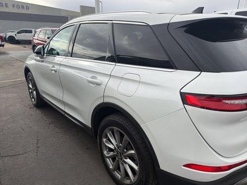 Used 2022 Lincoln Corsair FWD w/ Premium Package image 2