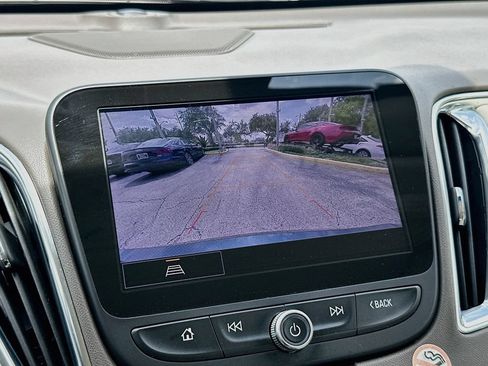 Used 2024 Chevrolet Malibu LT FWD image 10