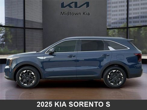 Certified 2025 Kia Sorento S image 6