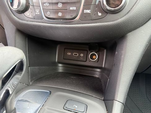 Certified 2024 Chevrolet Equinox LT w/ LPO, Floor Liner Package image 24