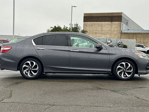 Used 2016 Honda Accord EX image 6