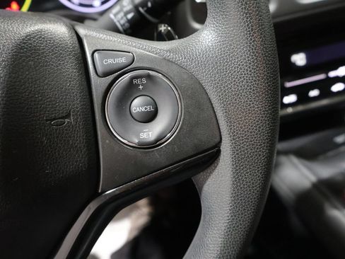 Used 2018 Honda HR-V EX image 35
