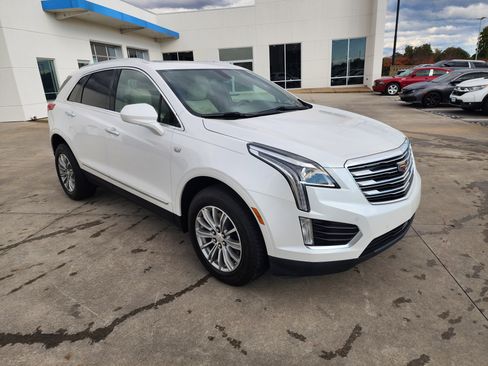 Used 2018 Cadillac XT5 Luxury image 2