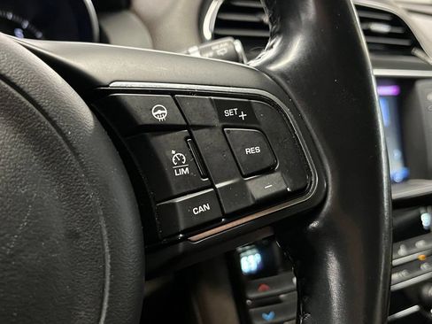 Used 2017 Jaguar F-PACE Prestige AWD/4WD image 26