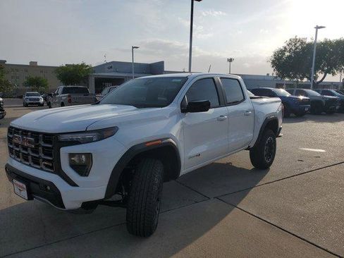 New 2026 GMC Canyon AT4 AWD/4WD image 3