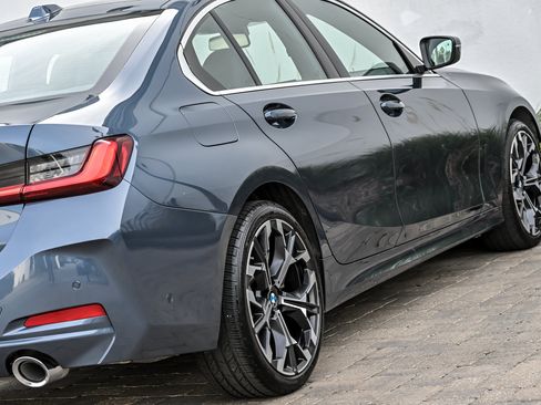 Used 2025 BMW 330i xDrive Sedan AWD/4WD image 8