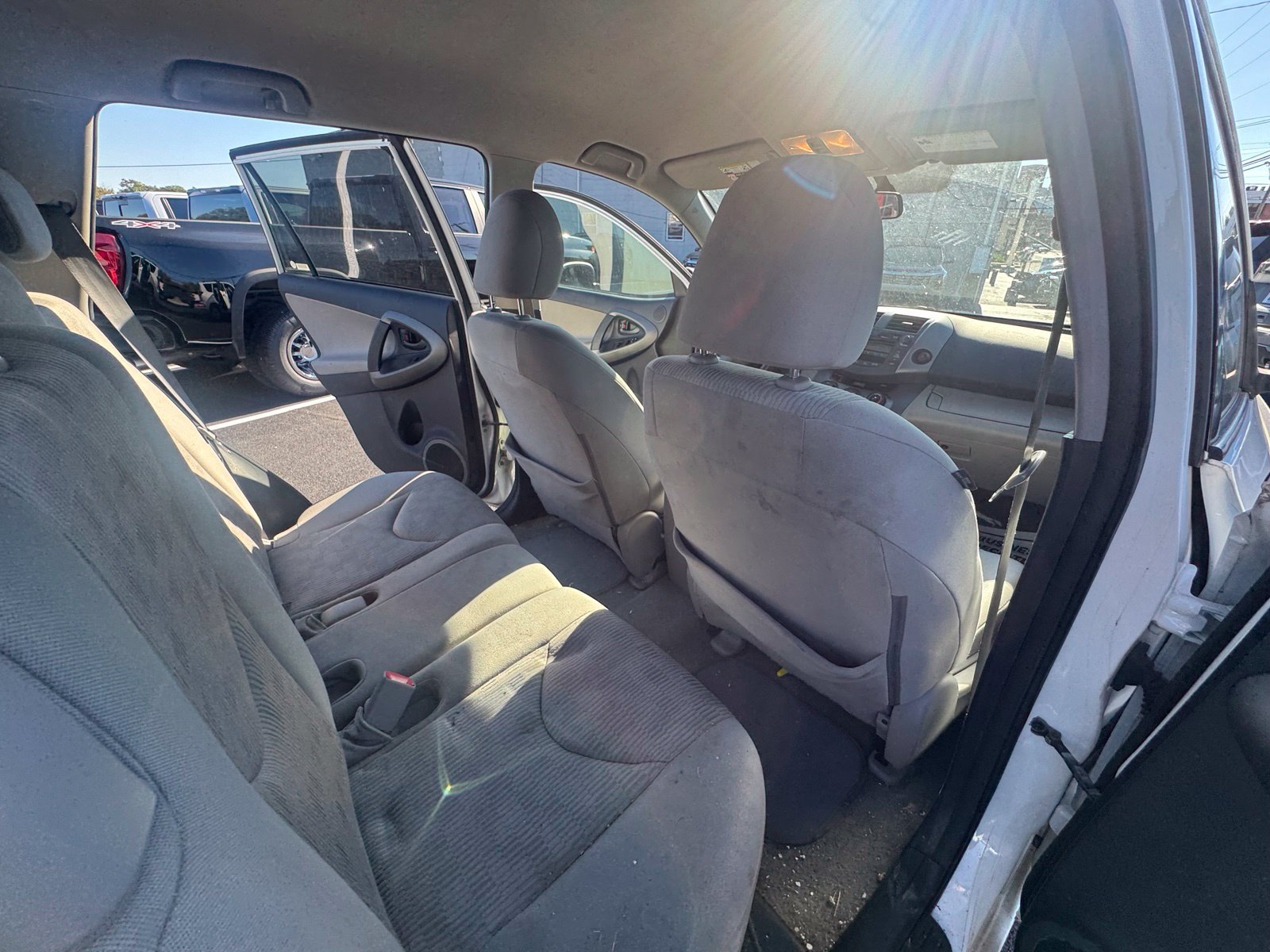 Used 2011 Toyota RAV4 4WD w/ Base L4 Extra Value Pkg image 18