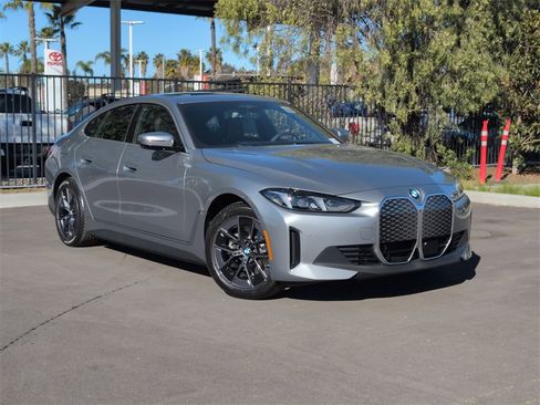 New 2026 BMW i4 eDrive40 image 2