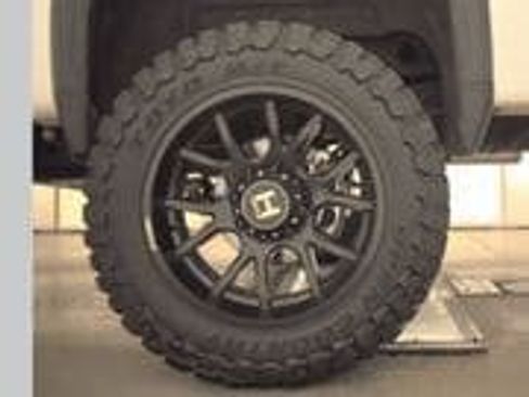 Used 2022 GMC Sierra 2500 Denali image 8