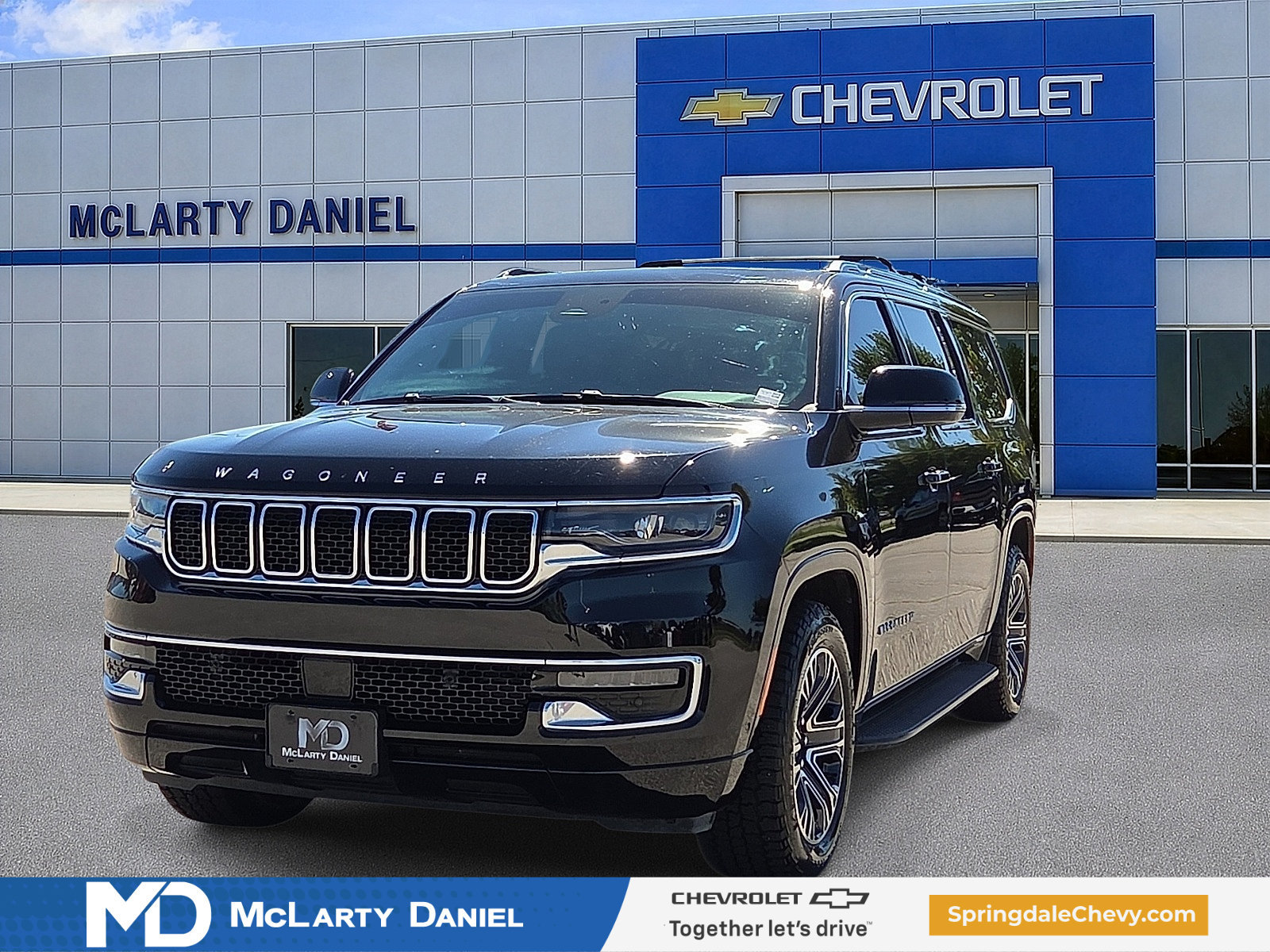 Used 2023 Jeep Wagoneer L 4WD w/ Premium Group I image 2