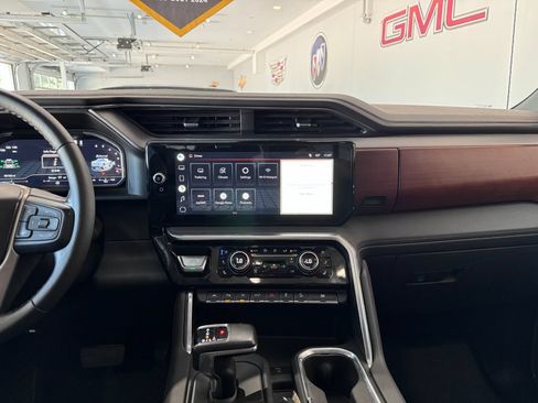 Certified 2022 GMC Sierra 1500 Denali w/ Technology Package AWD/4WD image 19