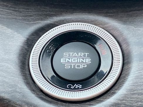 Used 2022 Jeep Grand Cherokee L Overland w/ Luxury Tech Group IV image 37