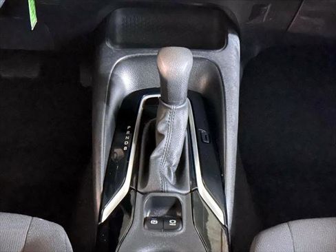 Certified 2021 Toyota Corolla LE image 18