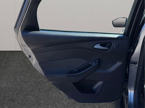 Used 2014 Ford Focus Titanium image 34