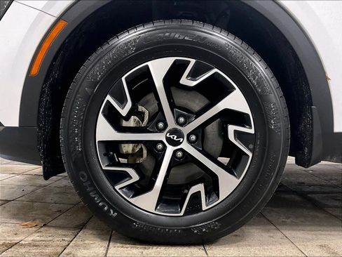 Used 2023 Kia Sportage EX image 7