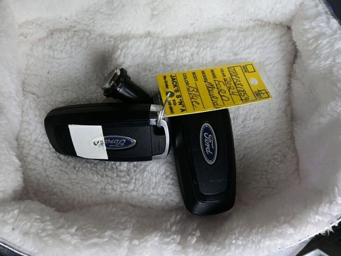 Used 2024 Ford Maverick Lariat w/ Black Appearance Package FWD image 18