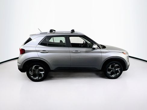 Used 2023 Hyundai Venue SEL FWD image 4