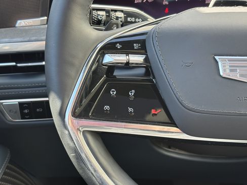 Certified 2025 Cadillac Escalade IQ Luxury 2 w/ LPO, Premium Carpet Package AWD/4WD image 14