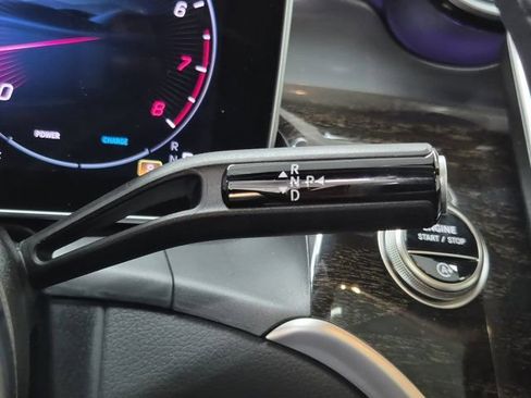 Used 2025 Mercedes-Benz GLC 300 image 32