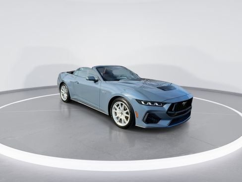 Used 2025 Ford Mustang GT Premium image 2