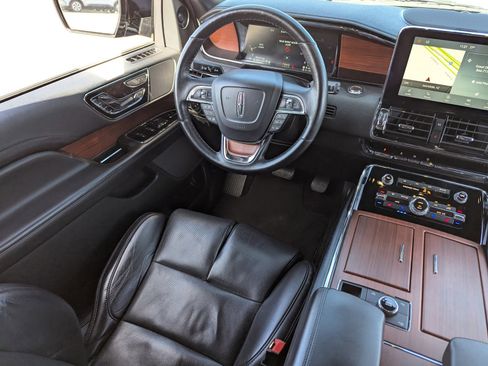 Used 2020 Lincoln Navigator Reserve w/ Cargo Convenience Package image 16