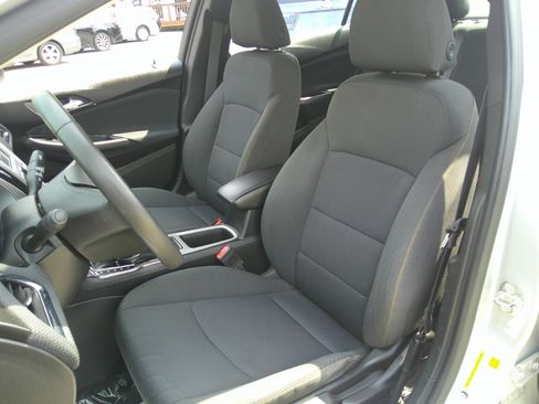 Used 2017 Chevrolet Cruze LS image 33