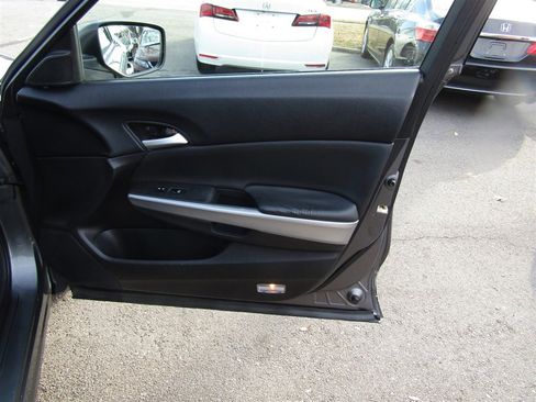 Used 2013 Honda Crosstour EX image 22