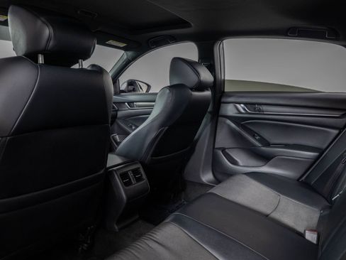 Used 2018 Honda Accord Sport image 20