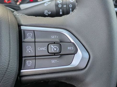 Used 2025 Jeep Compass Limited w/ Sun & Sound Group AWD/4WD image 25
