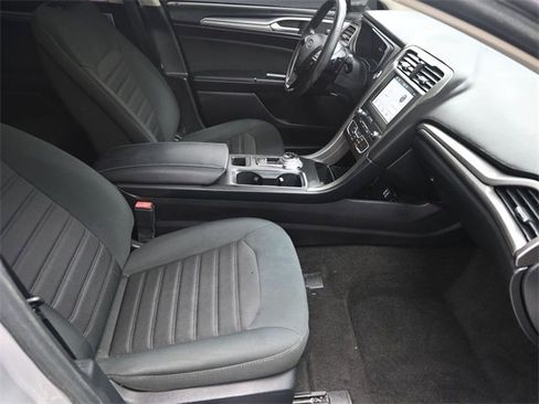 Used 2019 Ford Fusion SE image 36