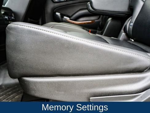 Used 2018 Chevrolet Suburban Premier image 13