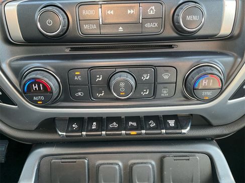 Used 2018 GMC Sierra 3500 SLT image 21