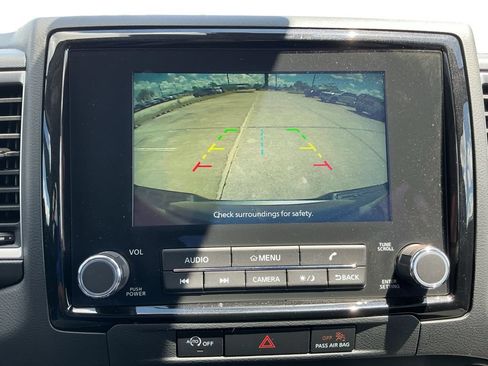 Used 2024 Nissan Frontier SV RWD image 18