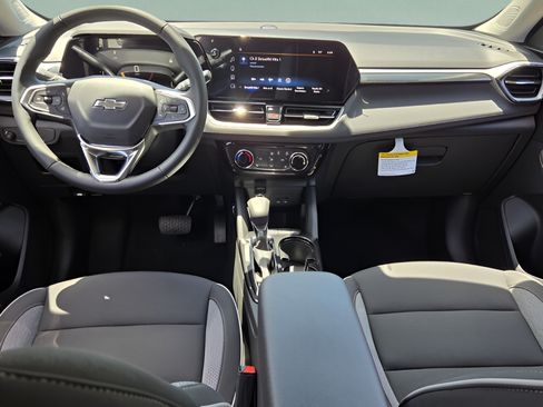 New 2026 Chevrolet TrailBlazer LT w/ Midnight Edition FWD image 12