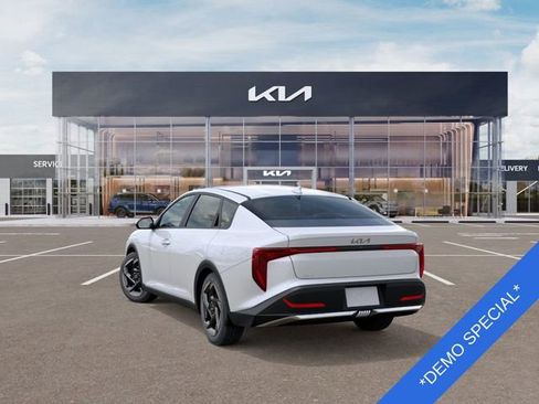New 2025 Kia K4 EX image 4