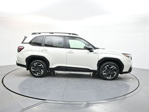 Used 2025 Subaru Forester Premium w/ Protection Package (1PH) image 8