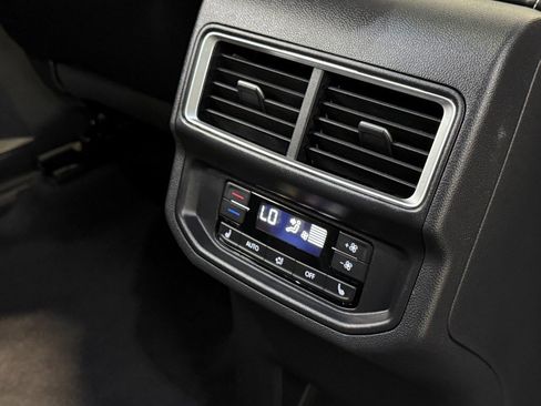 Used 2024 Volkswagen Atlas SEL image 21