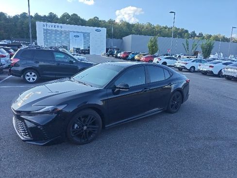 Used 2026 Toyota Camry Hybrid w/ Convenience Package FWD image 6