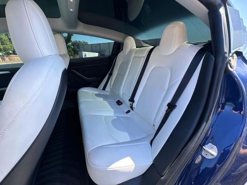Used 2022 Tesla Model 3 RWD image 5