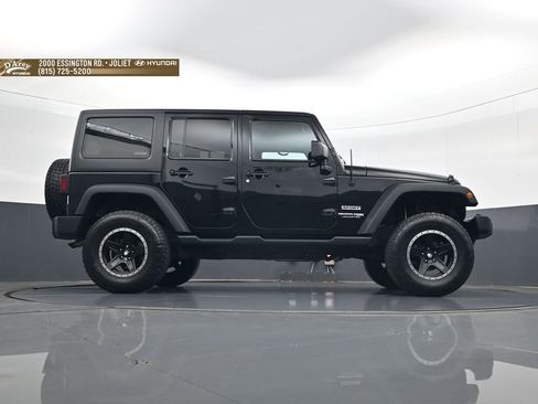 Used 2018 Jeep Wrangler Unlimited Sport S AWD/4WD image 24