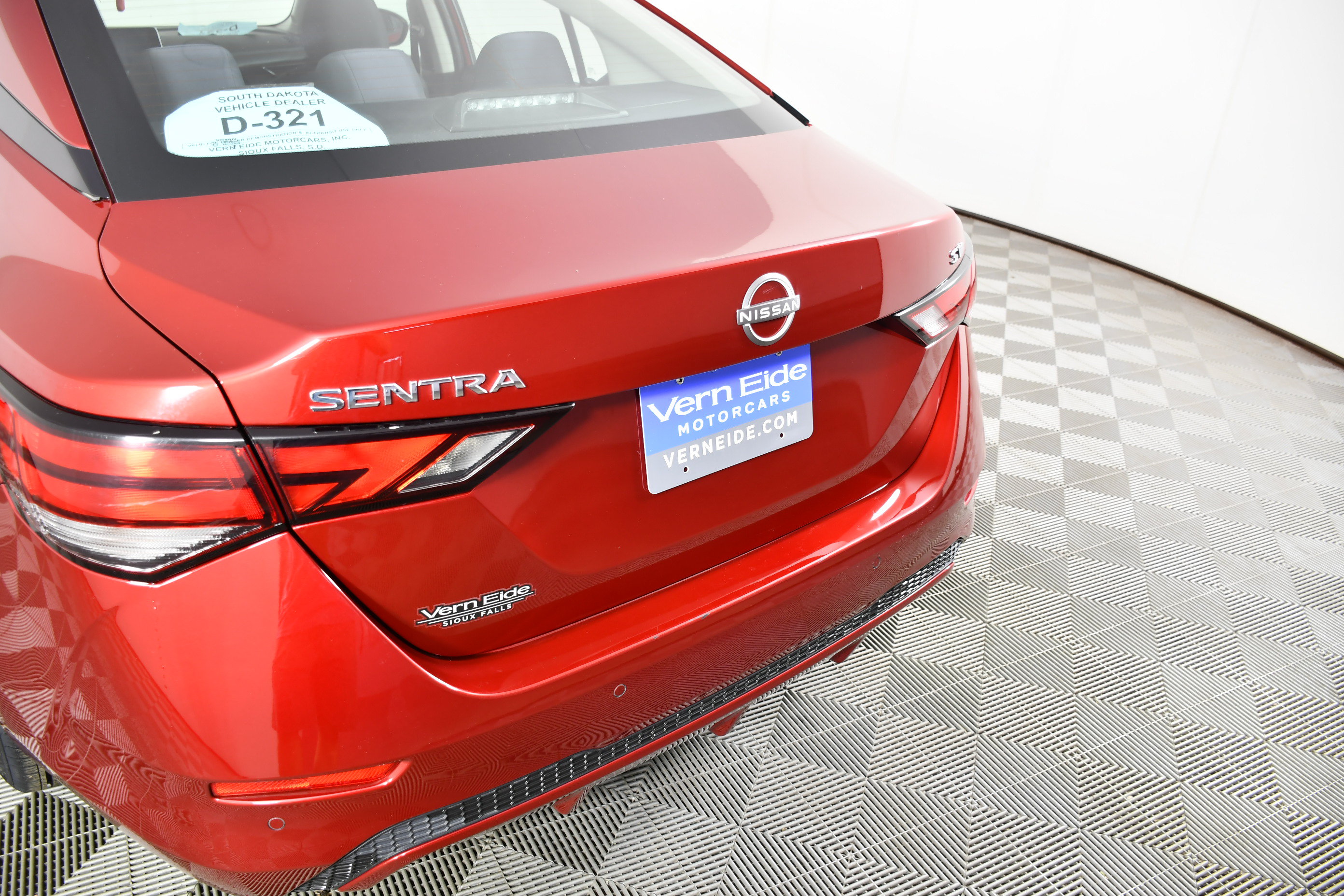Used 2024 Nissan Sentra SV FWD image 15