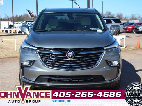 Used 2023 Buick Enclave Essence image 2